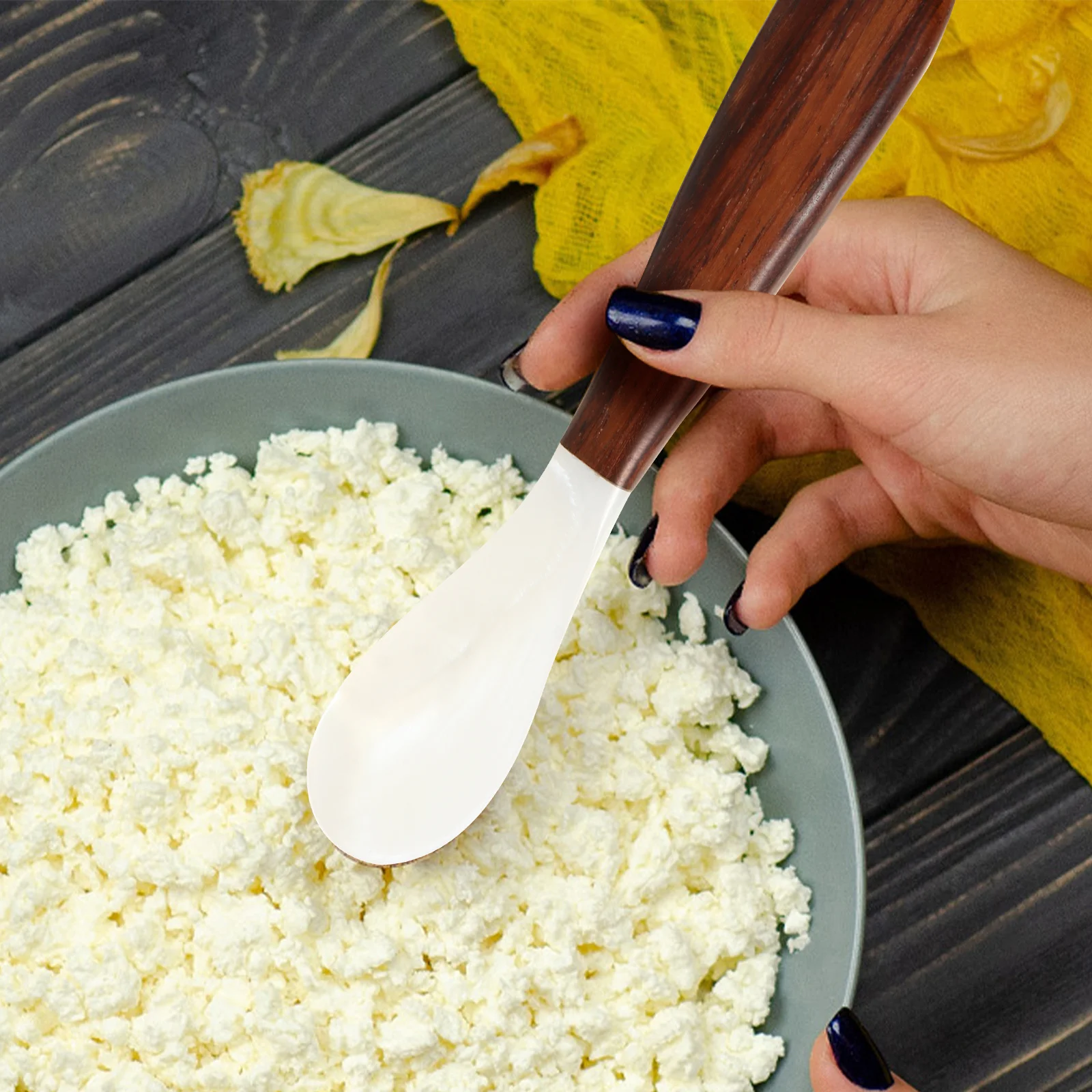 

2Pcs Shell Dessert Spoons with Wooden Handle Practical Coffee Spoons for Home Restaurant Use Dessert Spoon Coffee Spoon