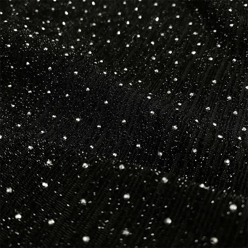 

Черная блестящая эластичная ткань с серебряными золотыми нитками и встроенными бриллиантами для полноразмерного платья, сценического платья, вечернего платья своими руками