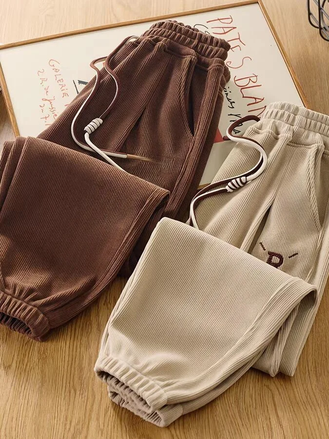 

Детские удобные повседневные брюки весна 2026 с буквенным принтом, спортивные длинные брюки, модные, для мальчиков и девочек, с высокой талией, свободные...