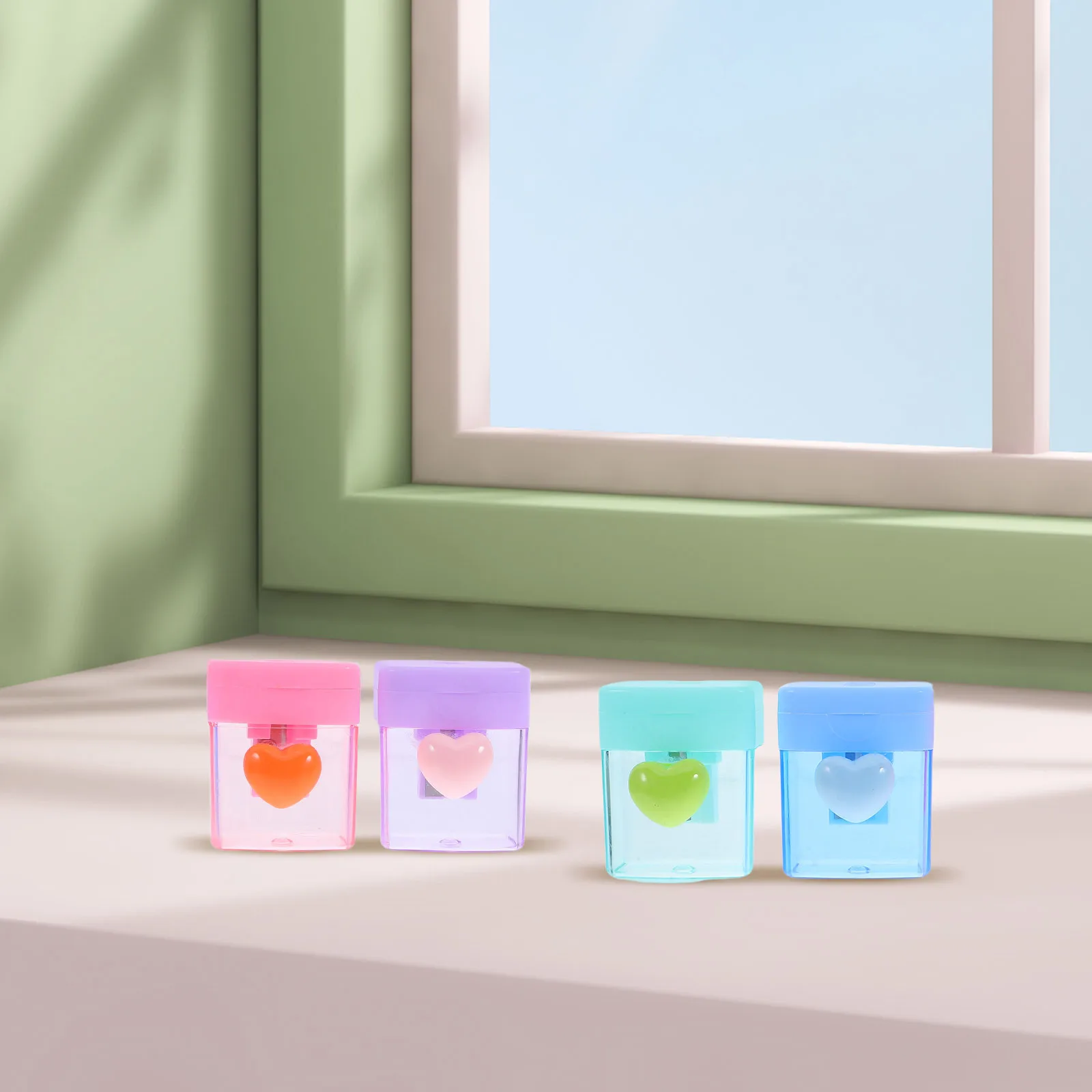 

4Pcs Single Hole Pencil Sharpener Transparent Heart Shape Cute School Supplies Mini Sharpener for Kids Classroom Stationery