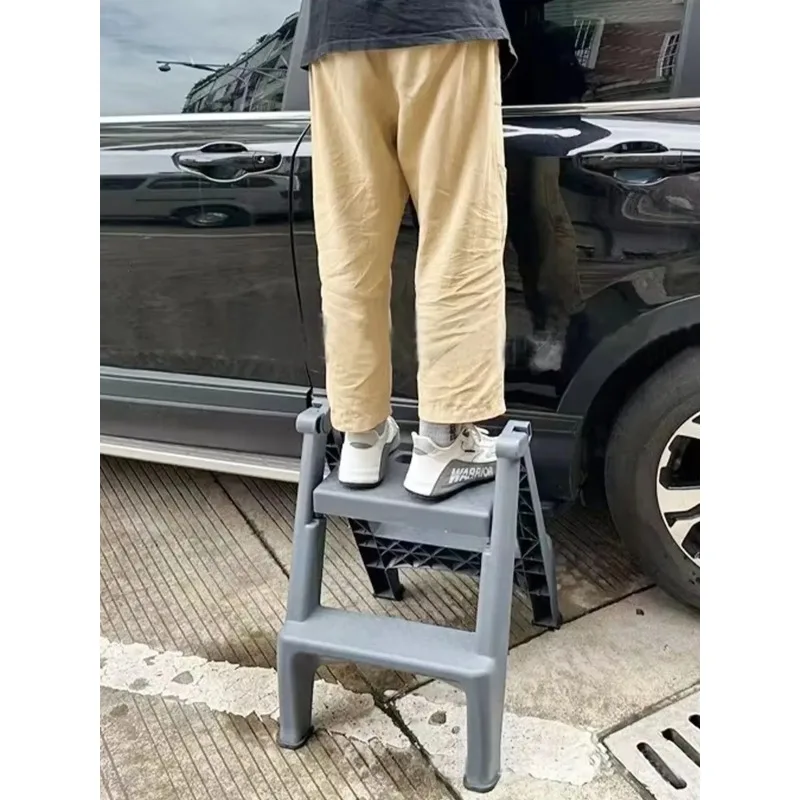 Escada dobrável de plástico de grande capacidade de carga Escada portátil resistente para uso em jardim doméstico