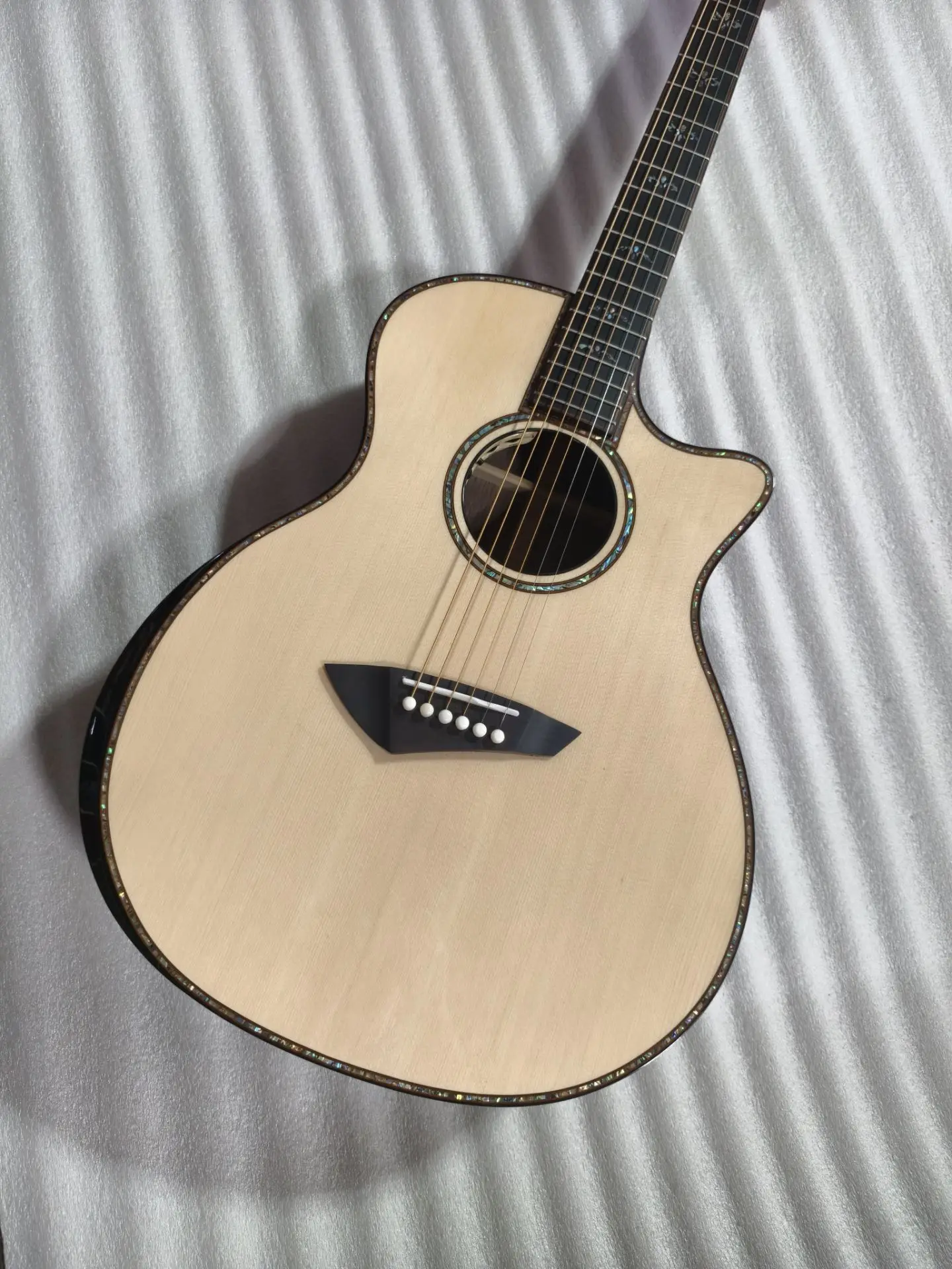 

cutaway acoustic electric guitar ,GA body single cut 912ce, soundhole pickups solid top guitar