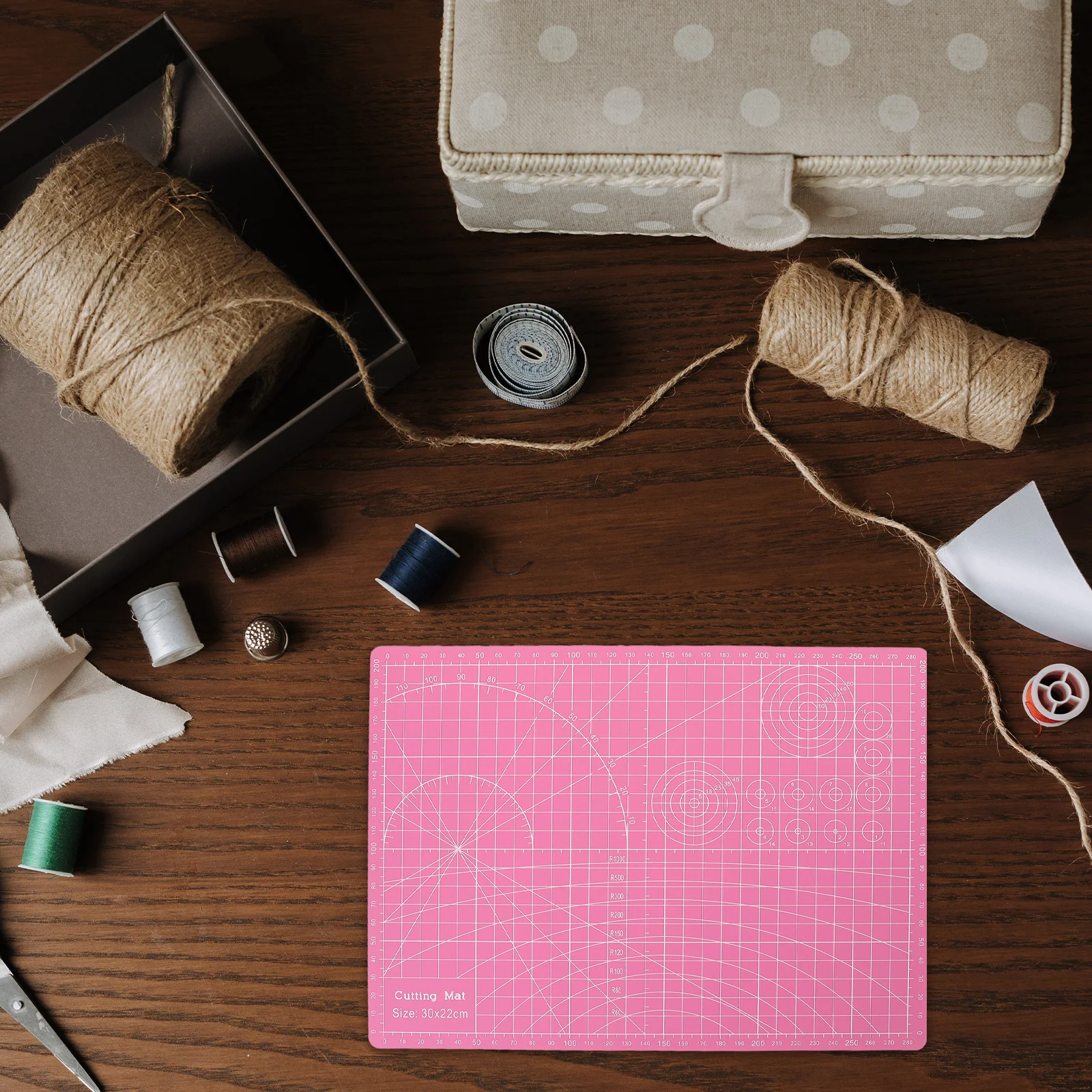 2 قطعة حصيرة القطع البلاستيكية للحرف اليدوية ، لوحة فنية للنقش على الوجهين ، وسادة قطع حرفية غير قابلة للانزلاق ، حامي مسطرة الخياطة لتقوم بها بنفسك