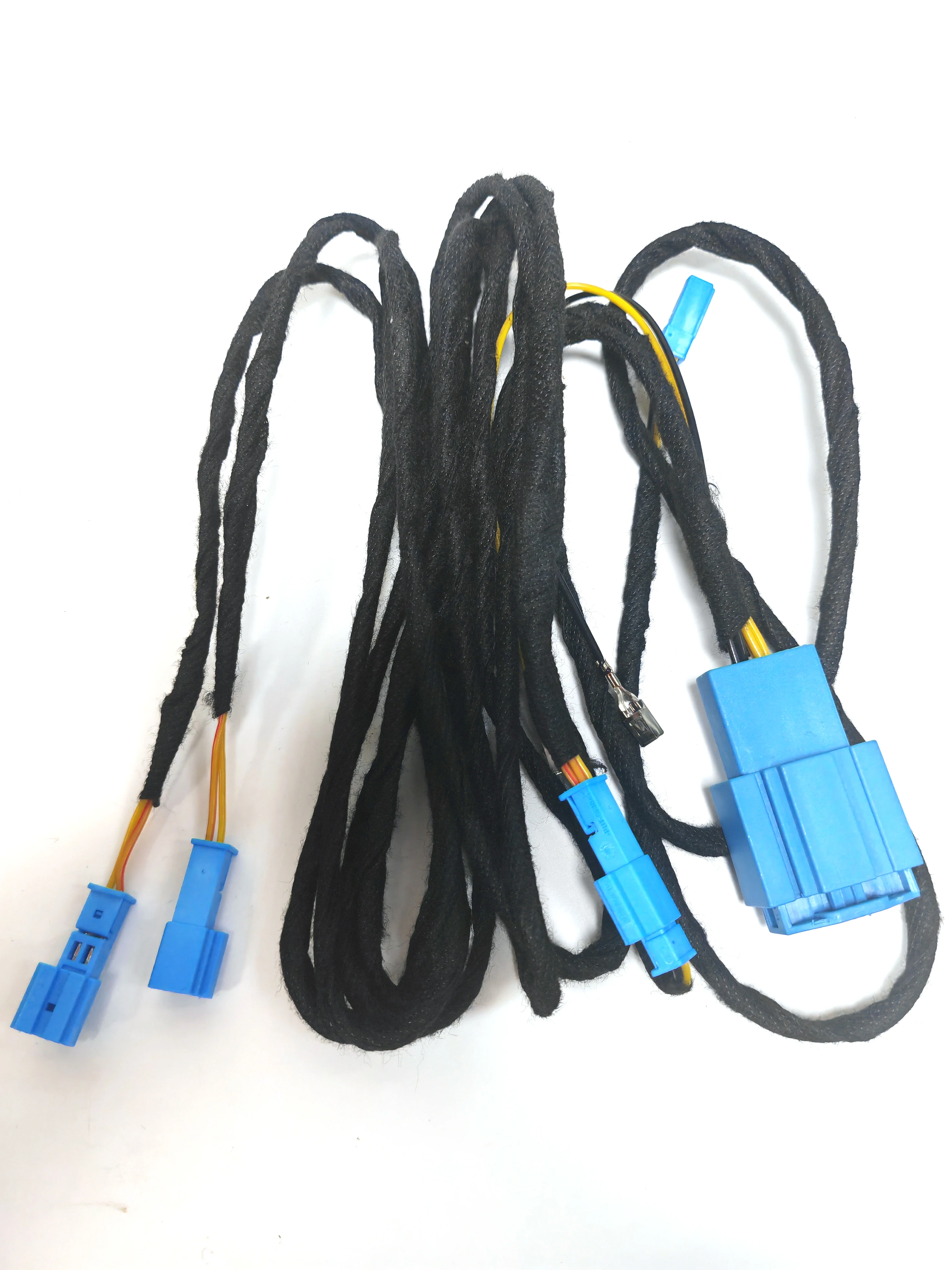 

Lossless wiring harness B MW f55 f56 f57 f54 mini is equipped with center audio A-pillar tweeter.