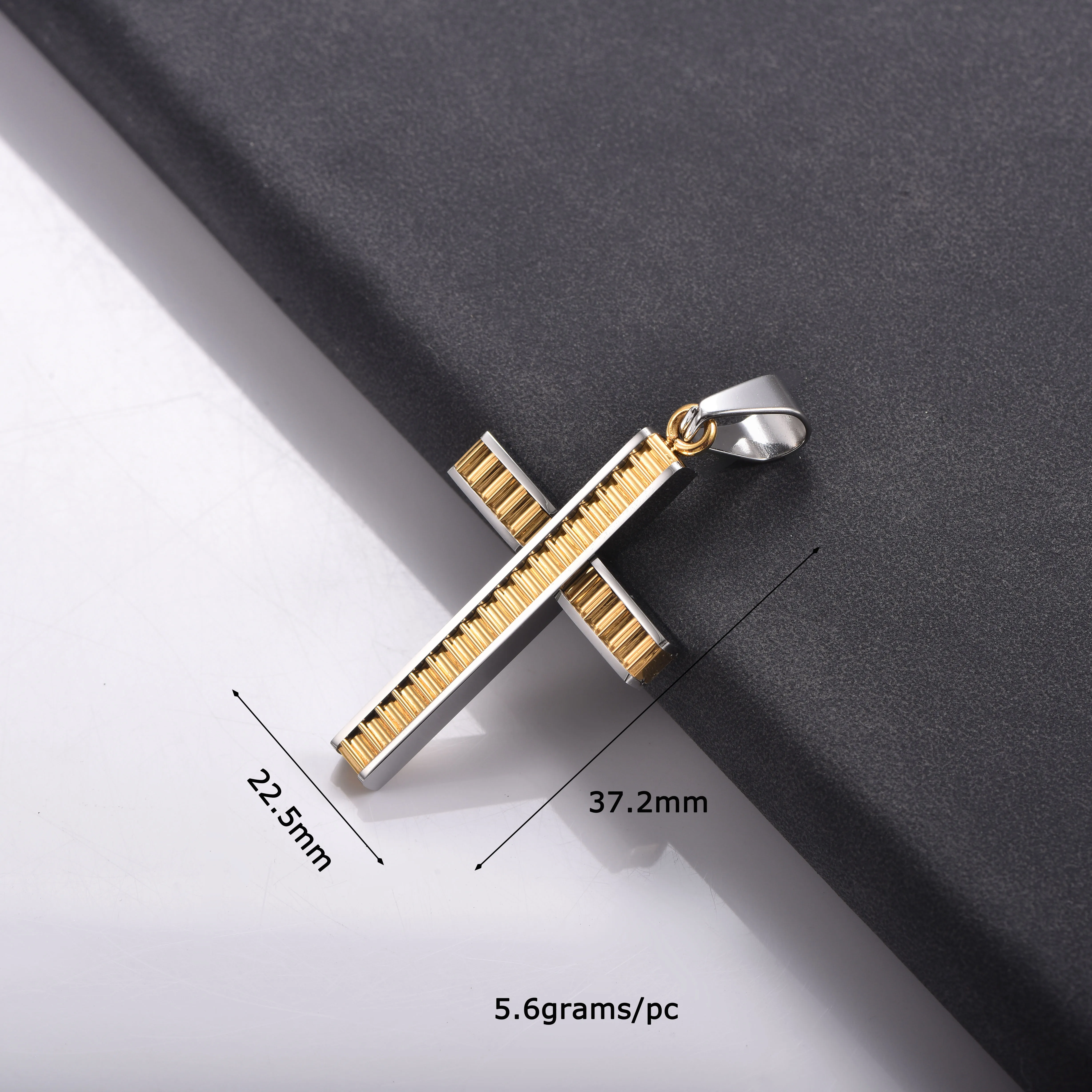 Strukturierte Kreuz-Anhänger-Halskette aus Edelstahl, Unisex, Herrenmode, Hals-Schmuck, Geschenk – Detail 3