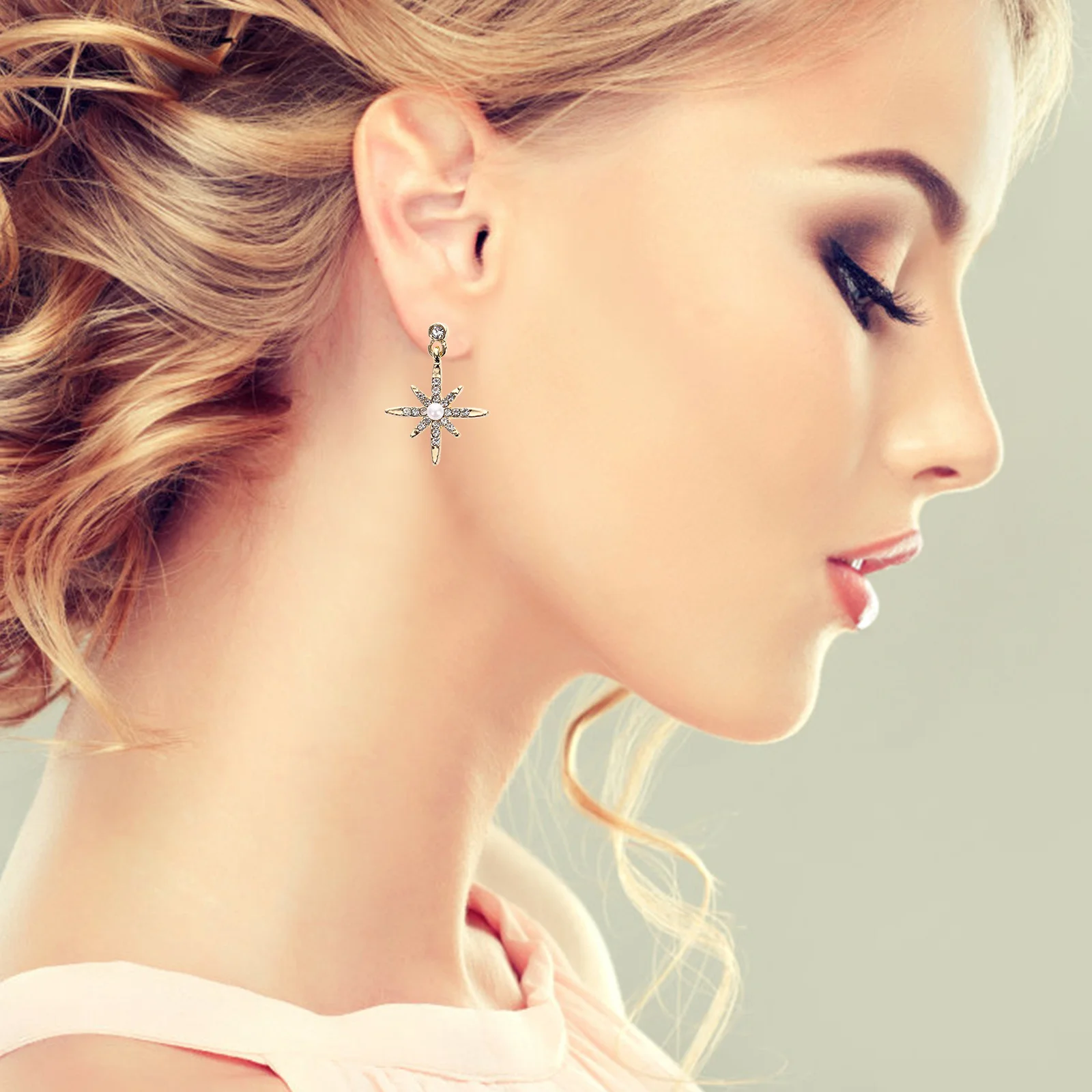 

1Pair Diamond Punk Earrings Moon Star Shape Alloy Halloween Festival Party Stylish Creative Ear Decoration Halloween Earrings
