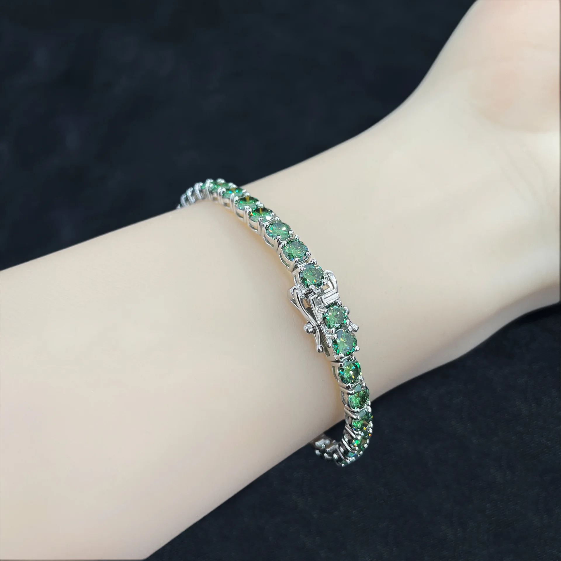 Luxury Jewelry VVS Moissanite Sterling Silver 925 Fashion Moissanite Tennis Emerald Color Chain Bracelet For Women 4