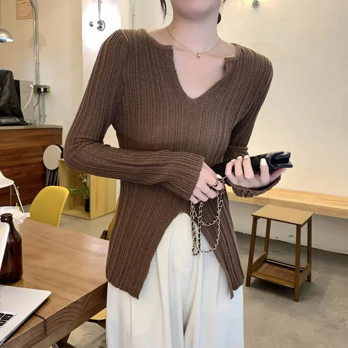 Women's Sweater Black Pullovers Knit Tops for Woman V-neck Long Sleeve Autumn Winter 2024 Aesthetic Designer Trend Jersey Modern