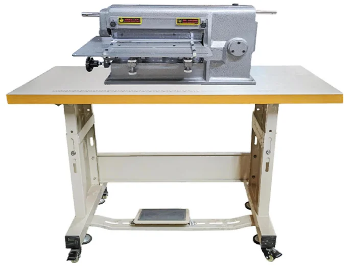 

High Quality 400W Leather Cloth Slitting/Cutting Machine Single Needle Flat-Bed Sponge Strip Machine Metal Motor
