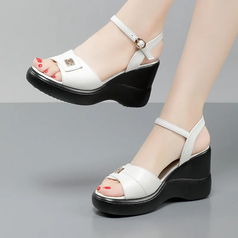 

Женская женская обувь на танкетке, летние сандалии, 2024, женские сандалии на платформе, платье, модные кожаные сандалии высокого качества, размер 32-43