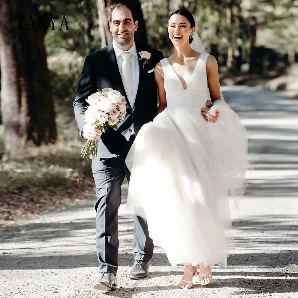 Elegante vestido de novia de tul suave sin mangas con cuello en V profundo, línea A, tren de barrido, vestido de novia Simple para sesión de fotos, TSWD360