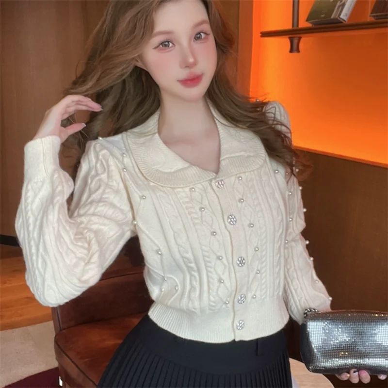 Celebrity Diamond Pearl Turn Down Collar Beige Short Sweater Women New Fall Long Sleeve Knit Cardigan Elegant Twist Knitwear Top