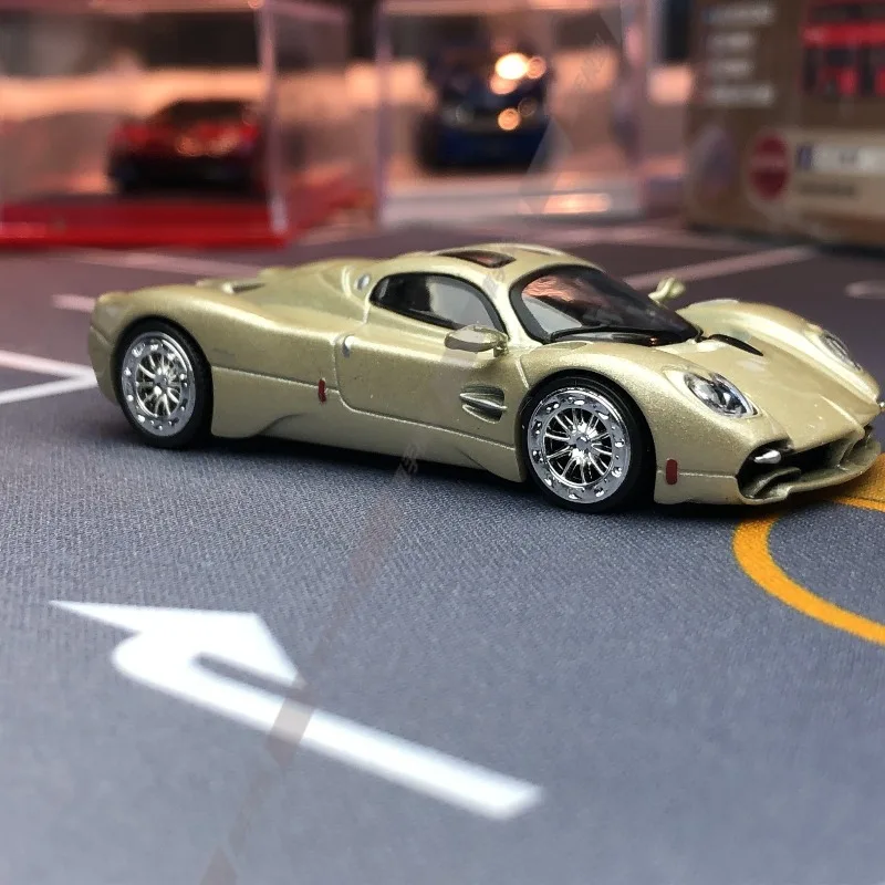 TARMAC WERKT 1/64 Pagani Utopia Rinascimento Legering Motorvoertuig Speelgoed spuitgieten Metalen Model Collectie Jongen Kerstcadeaus