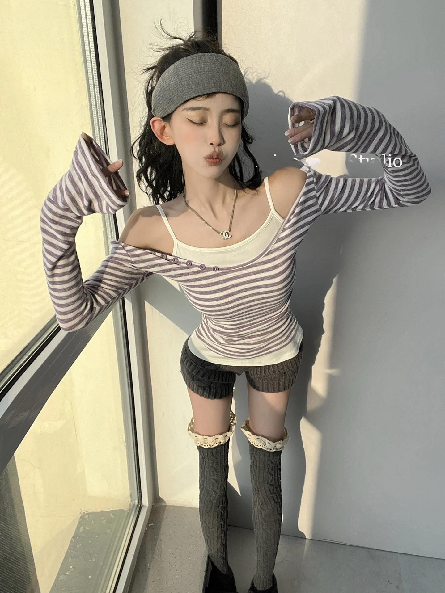Slim Fit Long Sleeve U-Neck Striped T-Shirt Base Shirt Women's Early Spring New Style Lazy Fake Two-Piece Top Korean Style