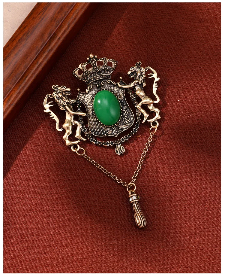 Baroque palace style brooch with high-end design chain tassel and British style high-end brooch