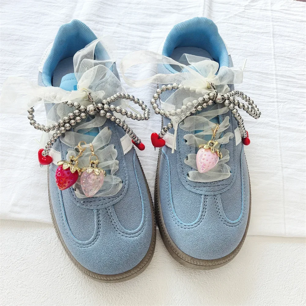 1 Uds. De abalorios de encaje de zapato con cuentas de uva y cereza, abalorio de zapato con lazo de perla plateada de amor rojo con hebilla de fresa para decoraciones de zapatillas