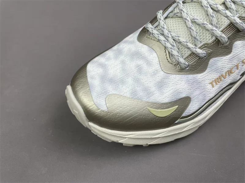 

10CM Fashion Winter Warm Long Plush Sneakers Walking Shoes High Top Fur Snow Shoes Thick Bottom Casual Leather Shoes