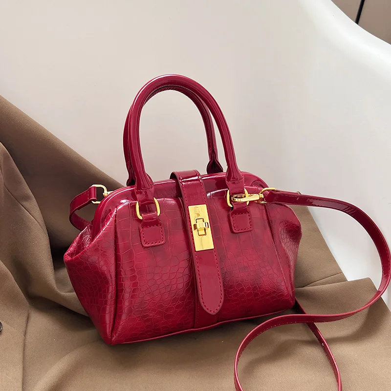 

2025 Новая женская шикарная большая сумка большой вместимости, кошелек через плечо с регулируемым ремешком, универсальная сумка через плечо для повседневного и повседневного использования