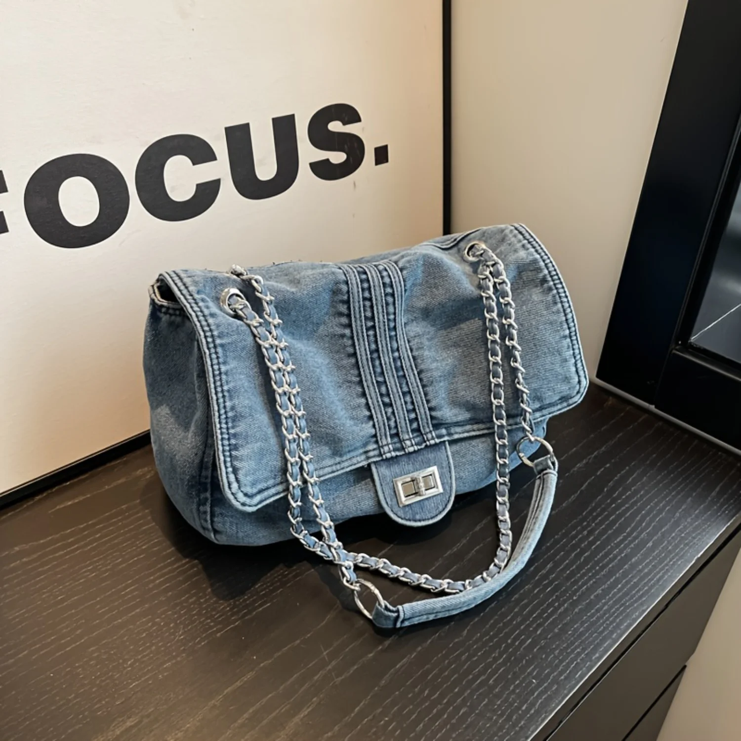 

Vintage Casual Chic Denim Shoulder Bag - Fashionable Crossbody Purse with Chain Strap - Stylish Denim Hobo Handbag