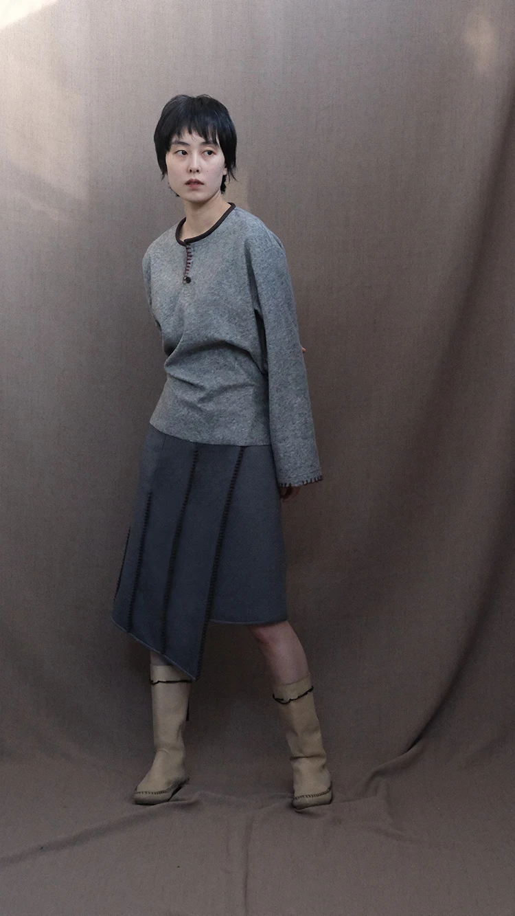 

Юбка PICAL ME AW2 с асимметричным подолом и декоративными элементами, из смесовой ткани (полиэстер и шерсть), цветная, зимняя коллекция