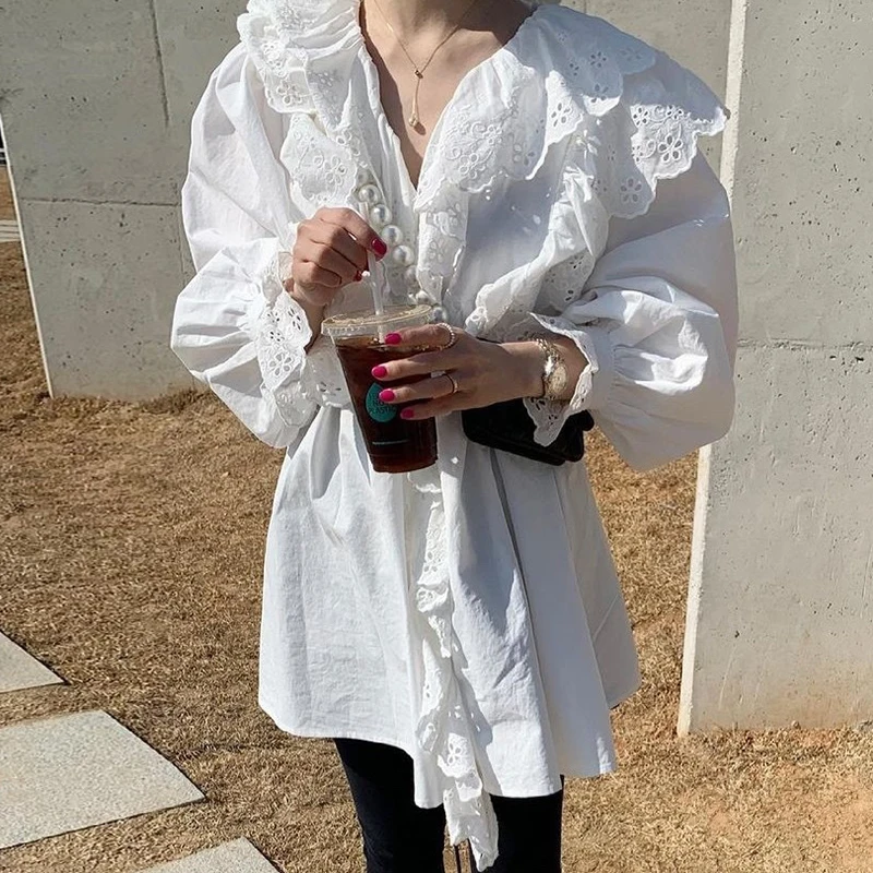 

Ele Chic V-Ne Hollow out Lace Trim Loose Lantern Sve irt Top Korean Sle Straight Cut Long Sve Pure Color Commute