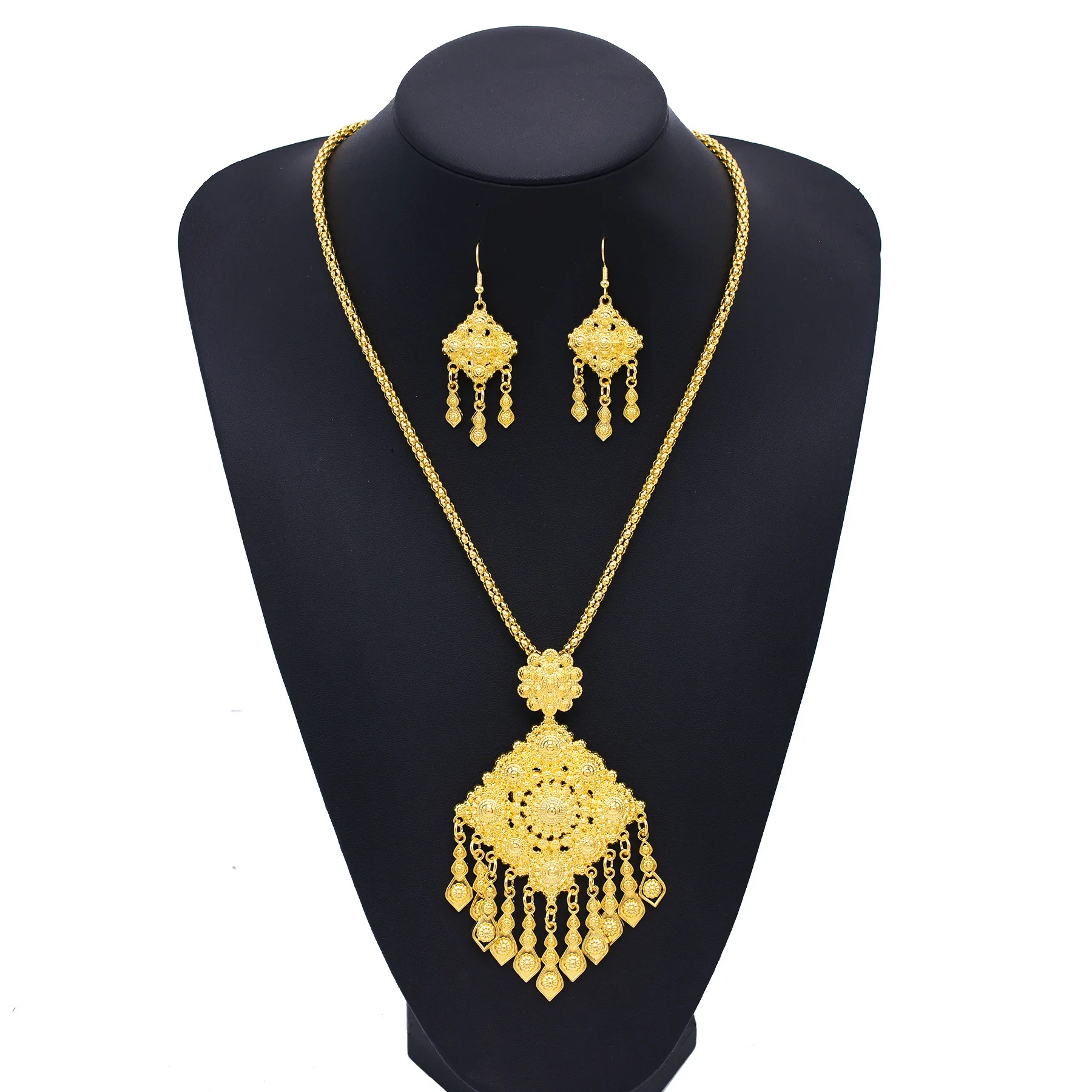 Conjunto de Joyería de Estilo Vintage con Borlas Geométricas de Aleación y Pedrería, Pendientes y Collar de Flor Dorada, Dos Piezas, Estilo Étnico Dai para Viaje