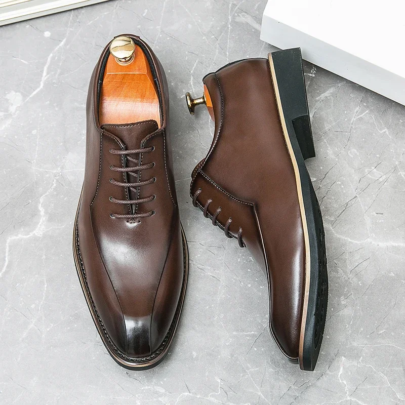Luxury New Men's Charm Business Lace Up Patent Leather Oxford Shoes Designer Formal Wedding Dress Homecoming Footwear Zapatos