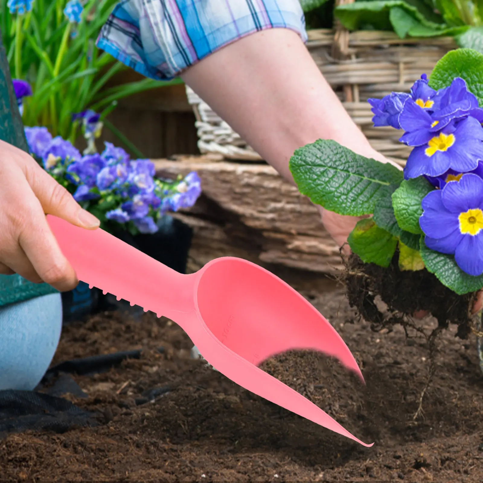 

2 шт. пластиковых садовых совков 12 дюймов с мерными отметками для пересадки растений в цветочные горшки и посадки овощей