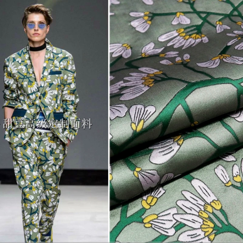 

Yarn Dyed Brocade Jacquard Fabric Narcissus Dark Pattern Dress Windbreaker European Brand Fashion Design Sewing Wholesale Cloth