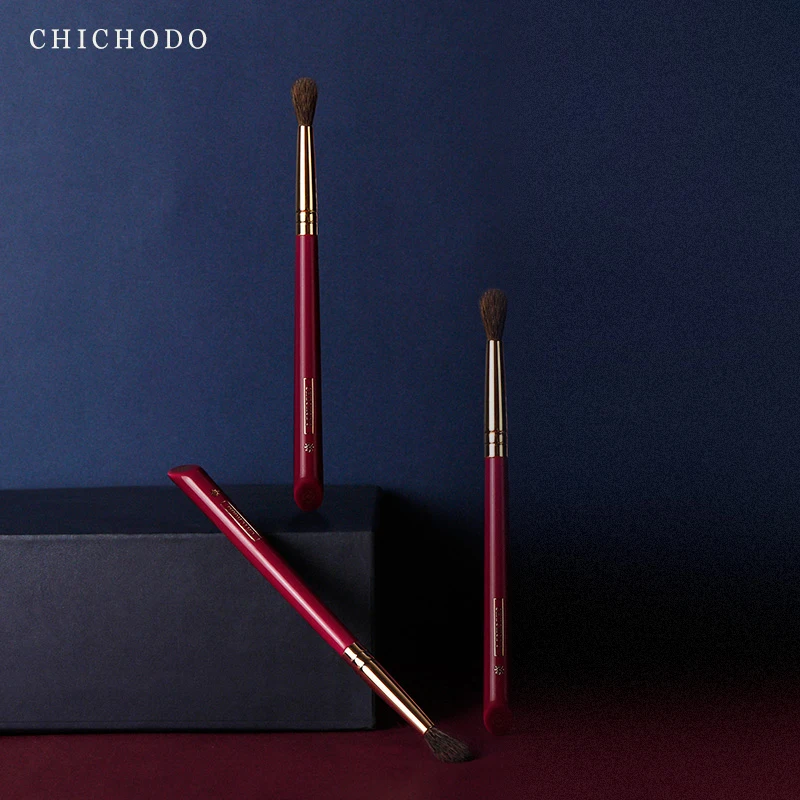 CHICHODO  Luxury Makeup Brush Long Blending Brush High Quality Soft Brush Made of Animal Hair- Red Rose Series 004