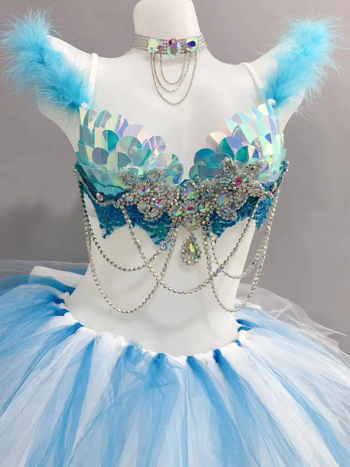 Niebieskie cekiny Dżetów Biustonosz Siatkowa spódnica Seksowny kostium taneczny Bar Klub Impreza Pokaz Rave Strój Klub nocny DJ Tancerz Festiwal Odzież