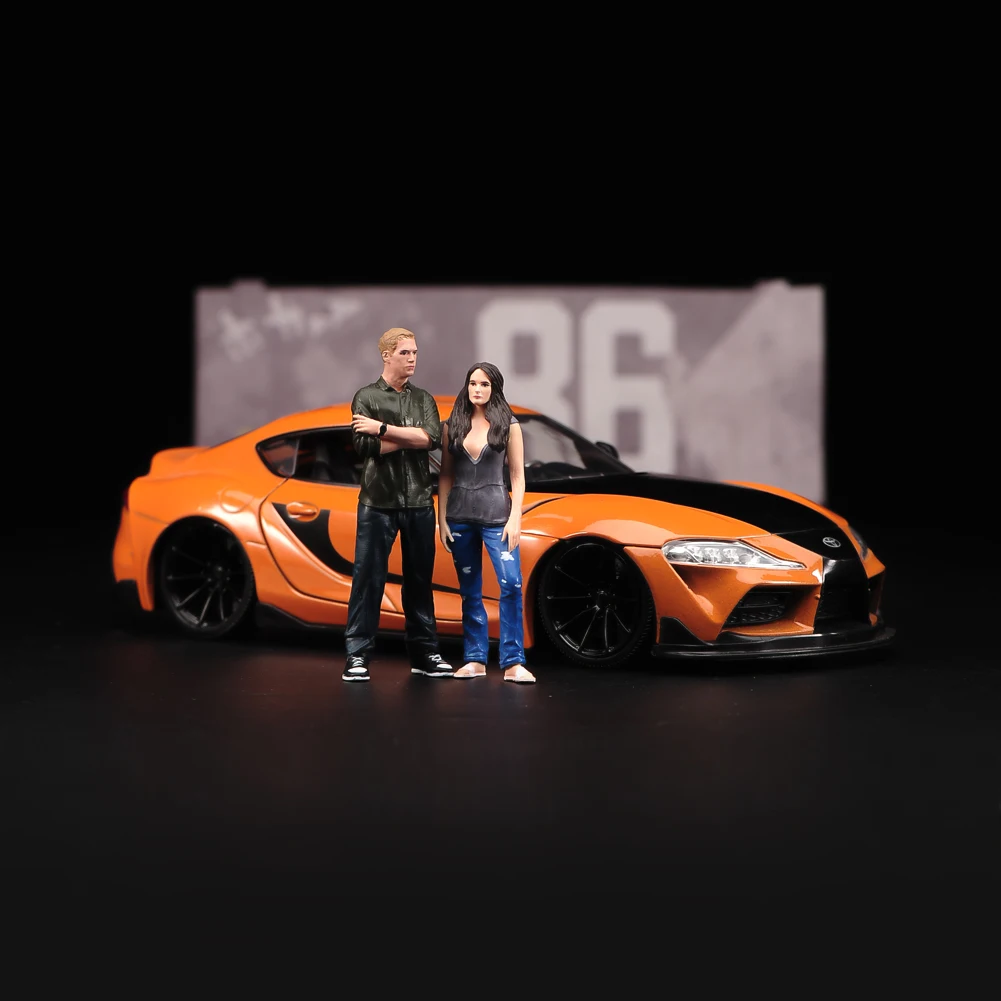 

Painted Miniatures 1/18 1/24 1/43 1/64 1/87 A Pair Of Racing Driver Partners Unpainted Figure Model Toys View Decoration