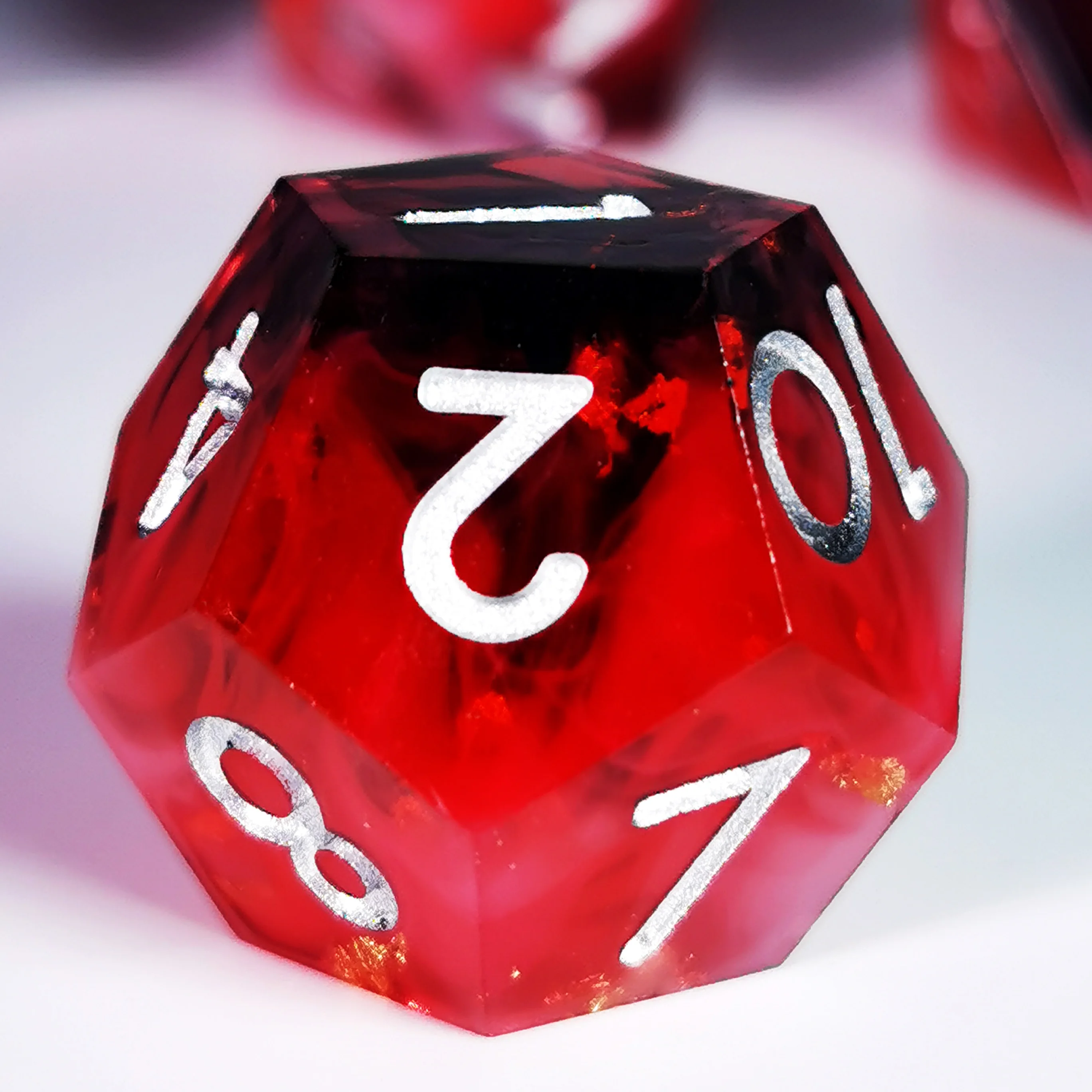 "Juego de dados DND de resina con borde afilado, juego de dados poliédricos rojos de 7 piezas, dados D&D transparentes hechos a mano para mazmorras y dragones RPG"