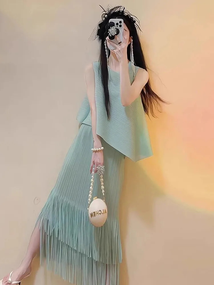 

Three Houses Style Summer Sleeveless Asymmetrical Top And Skirt Set Pleated Casual Wear Breathable Polyester Fabric