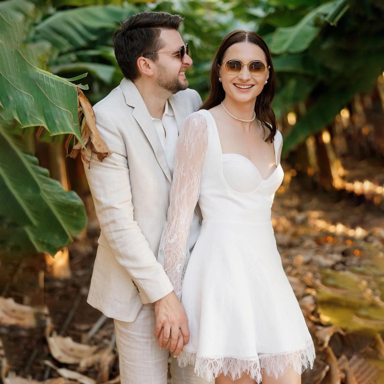 Mini vestido de novia bohemio romántico, escote Corazón, mangas largas ajustadas, corsé de corte bajo, Vestidos de Novia de encaje de pestañas personalizados femeninos