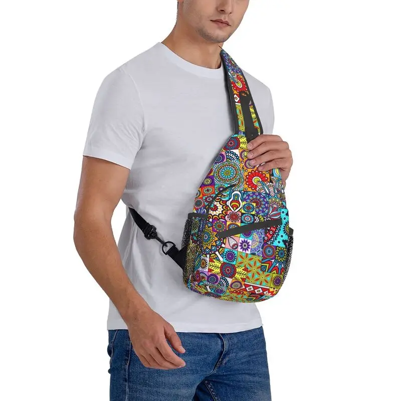 Saco de peito de estilinete floral geométrico, estilinete étnico africano, padrões de Ancara, mochila de ombro crossbody para homens, mochila itinerante