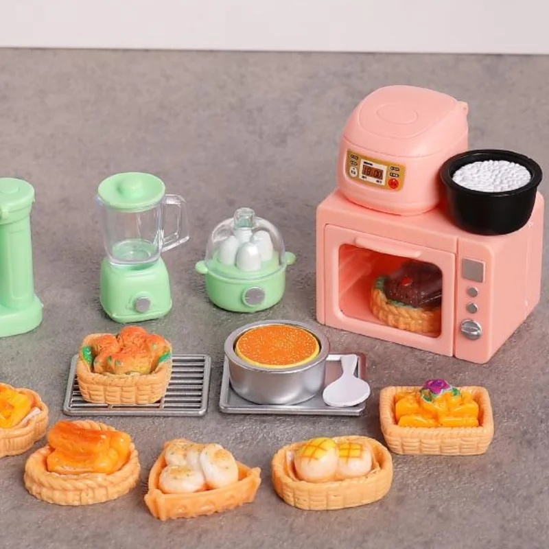 

1 Set Pretend Bread For Doll Accessories New 1/12 Scale Miniature Dollhouse Food Electronic Oven Rice Cooker Model