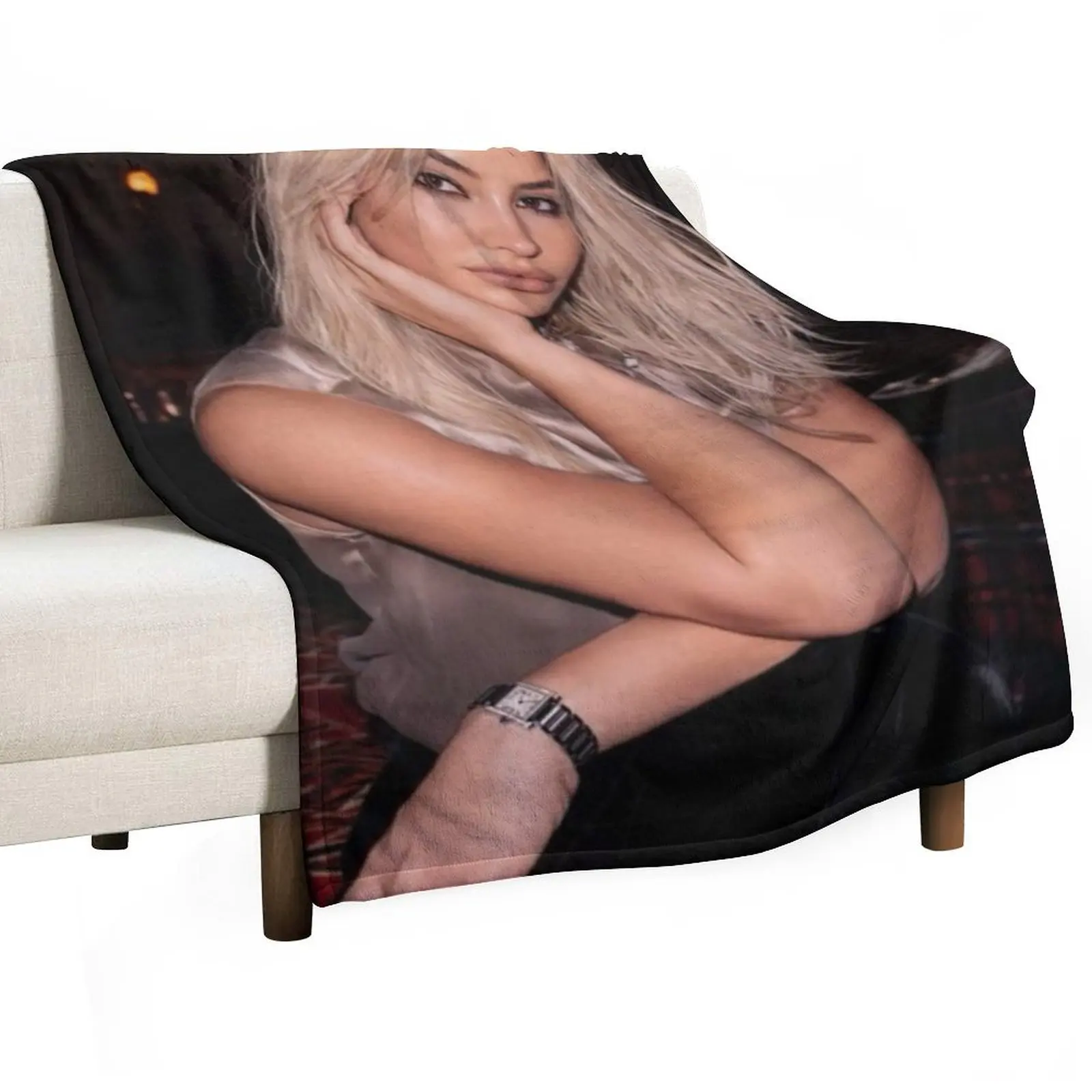 

Madelyn Cline Throw Blanket Hairy Hair Flannels Nap Blankets