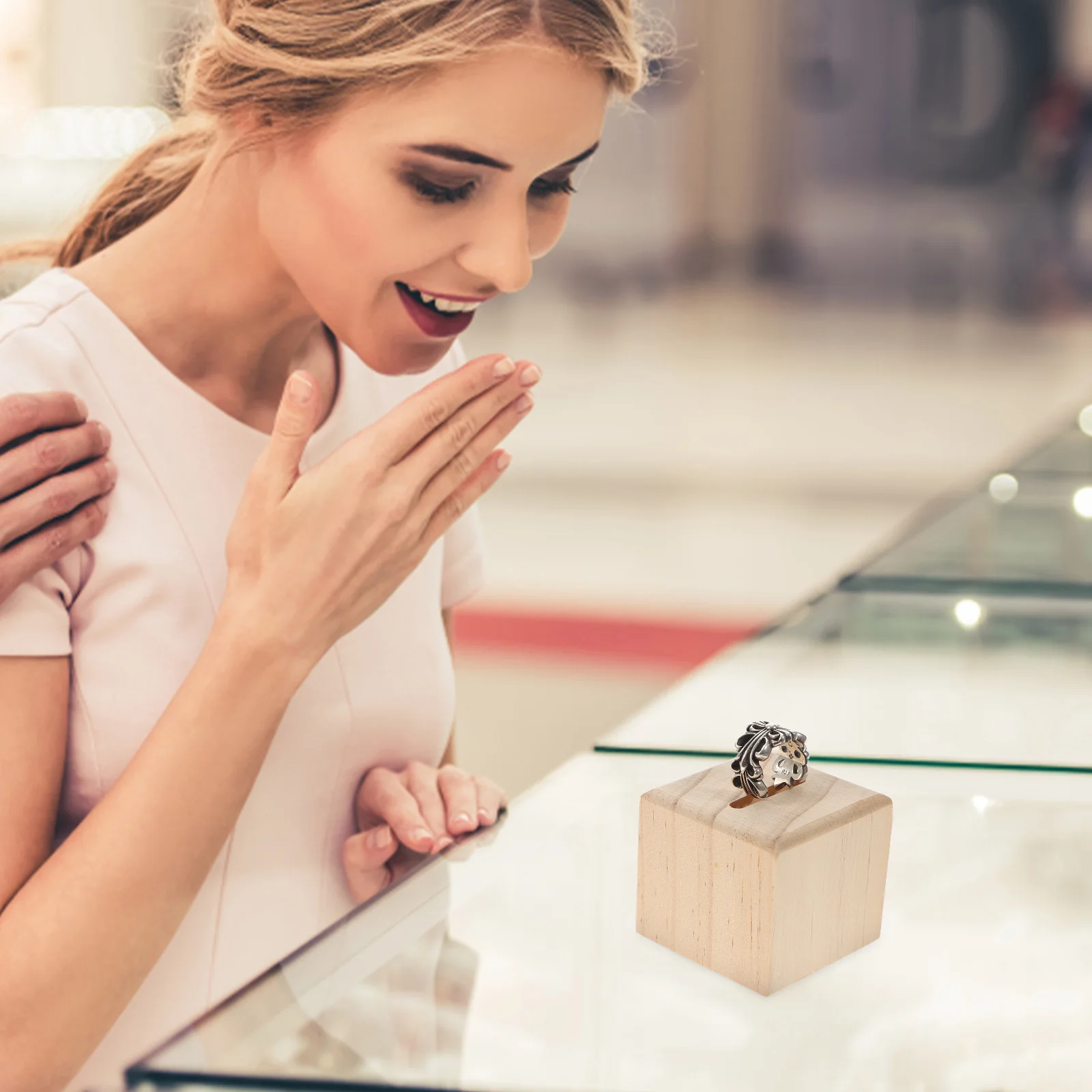 

3pcs Wooden Stand Holder For Jewelry Storage, Desktop Ring Organizer, Ring Display Base, Jewelry Display Stand For Selling