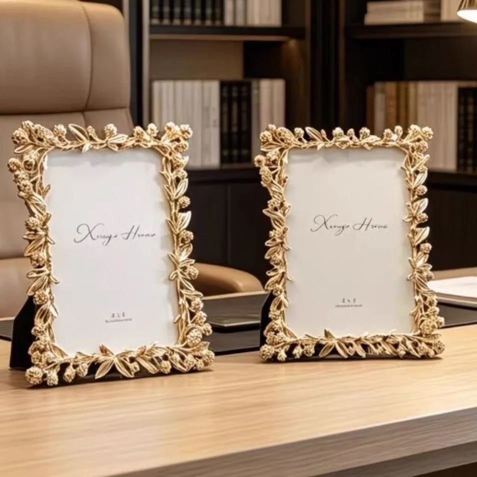 Modern Creative  Metal Photo Frame Tabletop Decoration