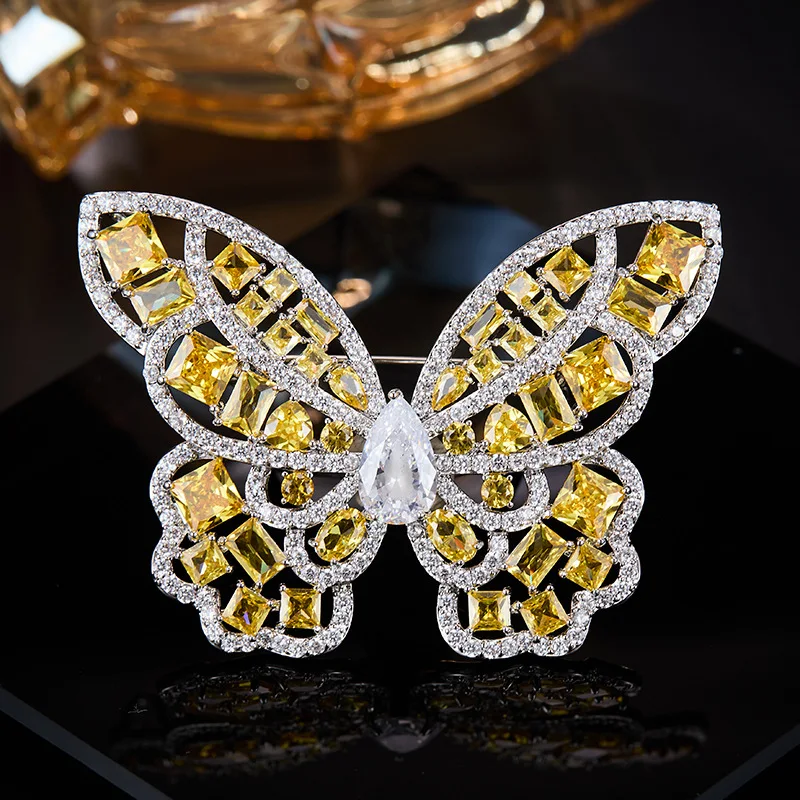 Women Butterfly Brooch Openwork Yellow Zircon Crystal Pin Suit Coat Elegant Fashion Banquet Decor Accessories Party Gift