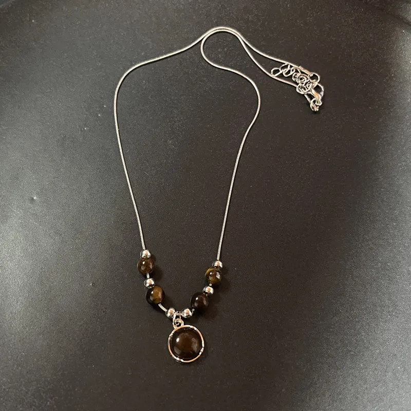 Vintage Leder Braun Stein Anhänger Halskette Stapeln Halsband Temperament Schlüsselbein Kette für Frauen Mädchen Herbst Winter Halskette – Detail 2