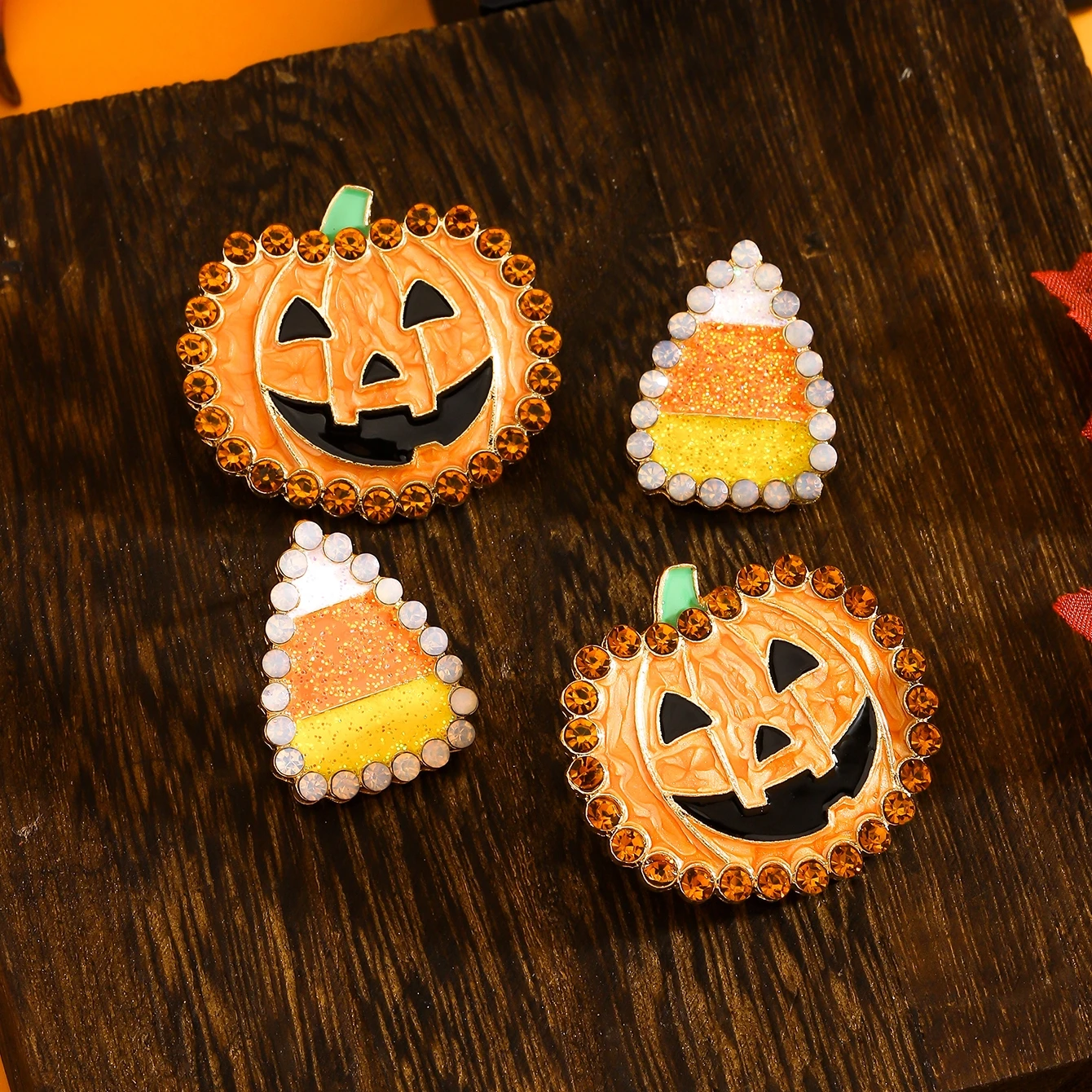 

4 pcs/set Halloween Pumpkin Corn Candy Earrings Set For Women Bling Rhinestone Enamel Alloy Holiday Jewelry Cute And Fun Gift