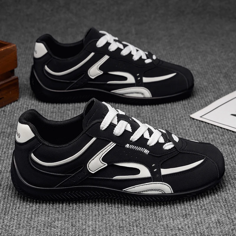 Vintage Men Low Top Sneakers Light Breathable Non Slip Casual Footwear for Office Daily Stroll Hangout Trips