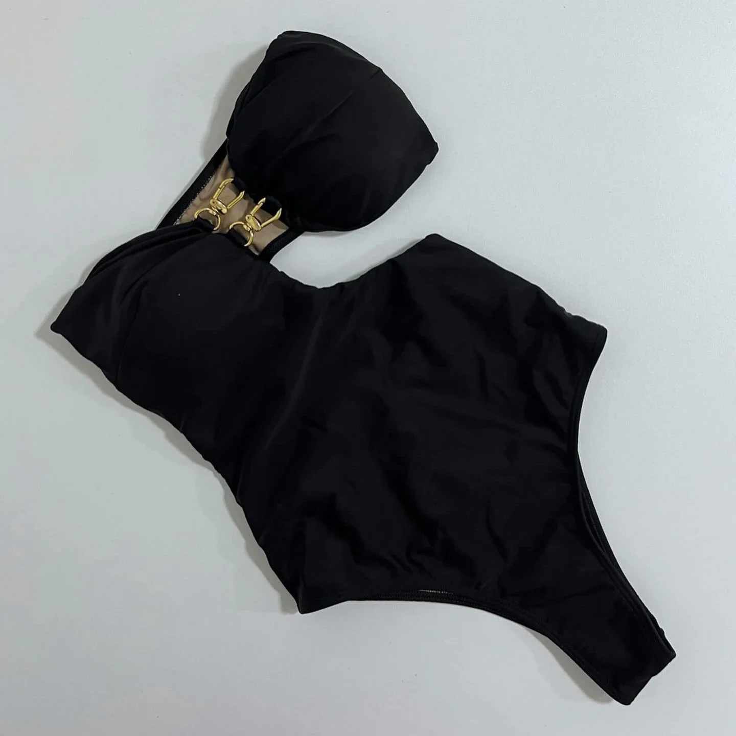 Hollow One Piece ชุดว่ายน้ําผู้หญิงชุดว่ายน้ําเซ็กซี่ 2025 ปิดไหล่บิกินี่หญิง High Cut ชุดว่ายน้ํา Bandeau Beachwear