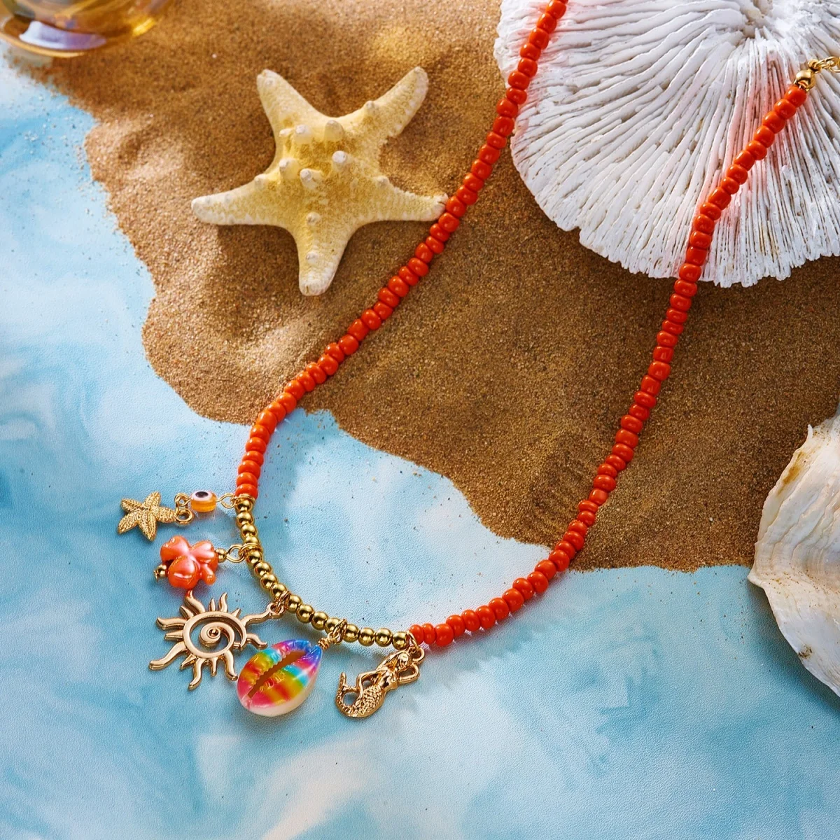 Sommerliche Reisperlen-Halskette mit Korallen- und Muschelanhänger für Damen und Herren – Boho-Muschel-Choker für Urlaub, Party und modische Schmuckgeschenke – Detail 18