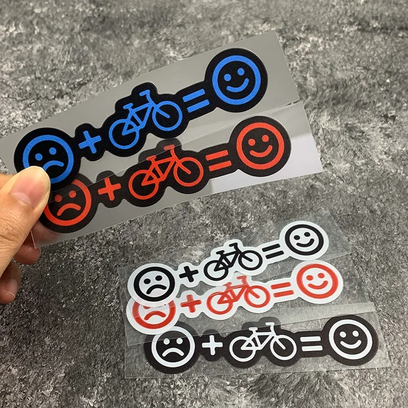 قطعة واحدة من ملصقات الدراجة لمعادلة الرموز التعبيرية - "Sad + Bike = Happy"، مثالية لعشاق الدراجة