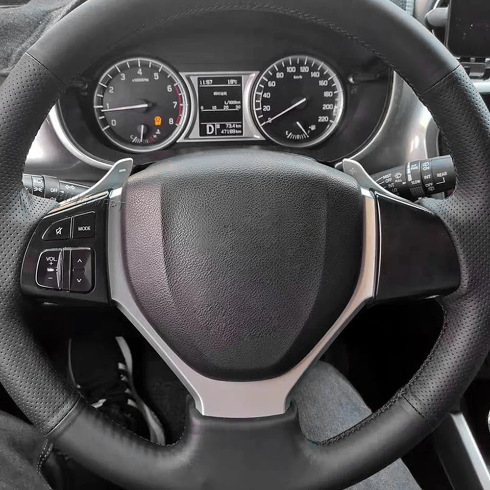 Instrukcja obsługi akcesoriów samochodowych do Suzuki Vitara 2016 2017 2018, przełącznik wielofunkcyjny na kierownicy, przycisk regulacji głośności audio, odtwarzacz radiowy.