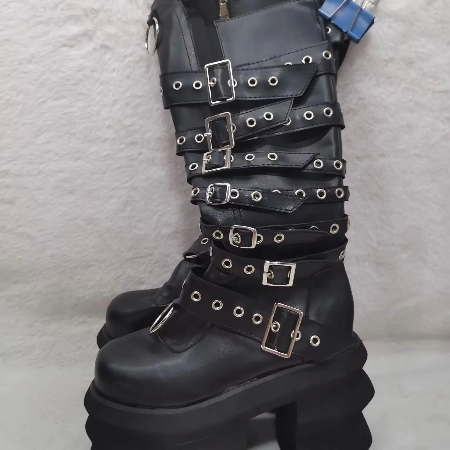 حزام مشبك منصة سميكة وحيد Y2K فارس الأحذية جولة تو الارتفاع زيادة زخرفة المعادن فاسق الركبة عالية التمهيد 2024 الشتاء