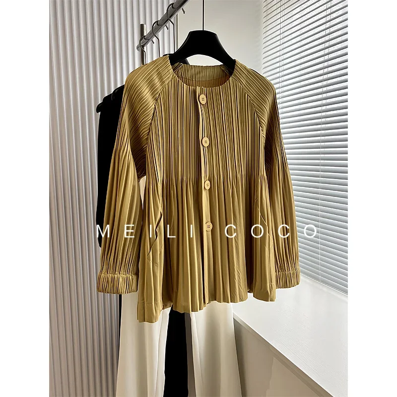 YUDX 2024 Autumn New Pleated Women\'s Jacket Round Neck Single Breasted Design Niche Short Solid Color Fashion Temperament Top